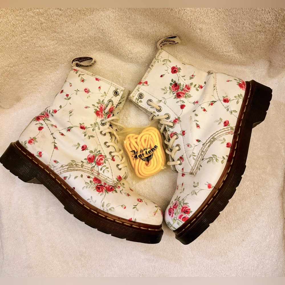 Dr Martens Portland Rose leather boots